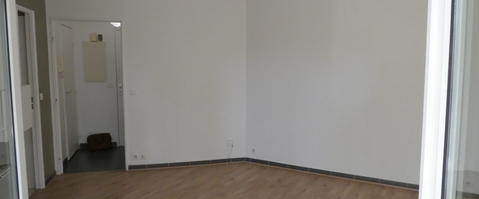 STUDIO 27 m2 en résidence, avec terrasse
