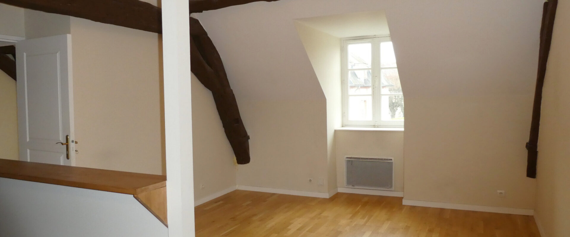 APPARTEMENT 2 PIÈCES AVEC PARKING