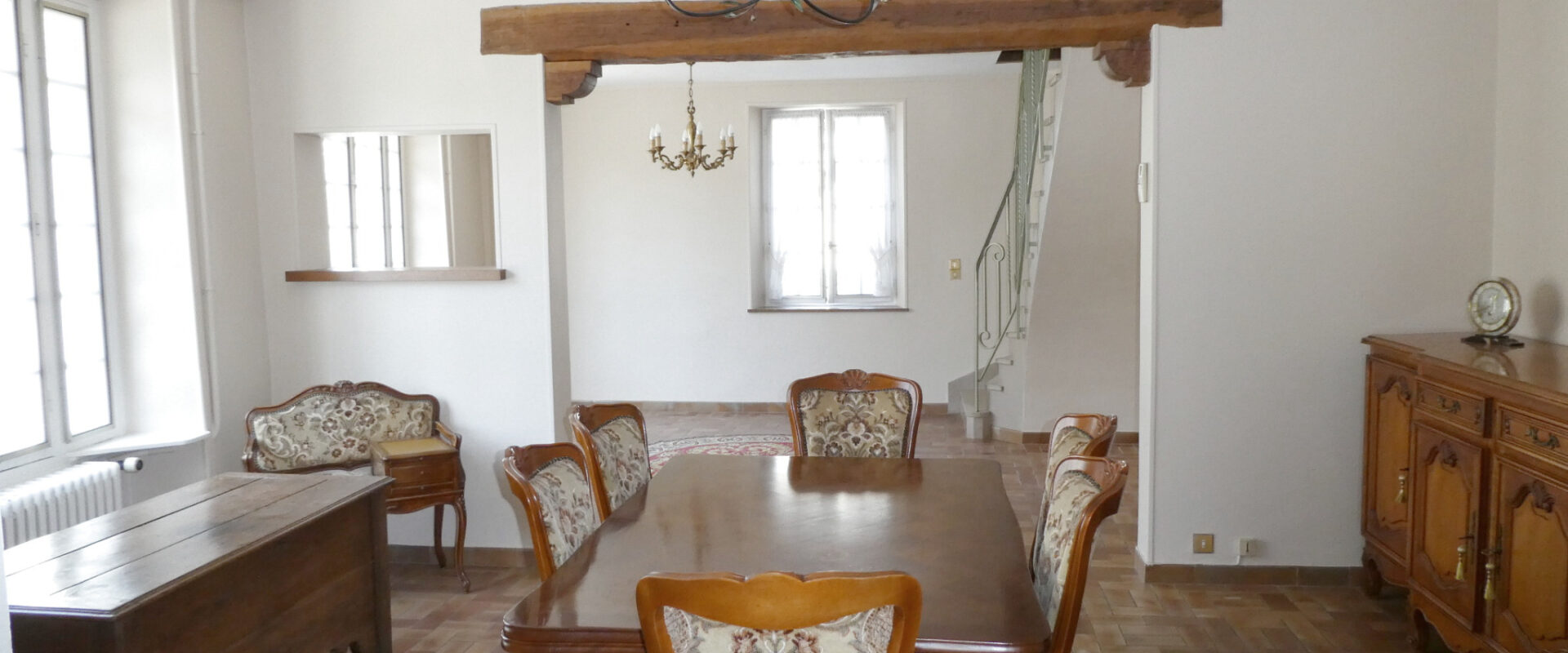 MAISON FAMILIALE EN CENTRE VILLAGE