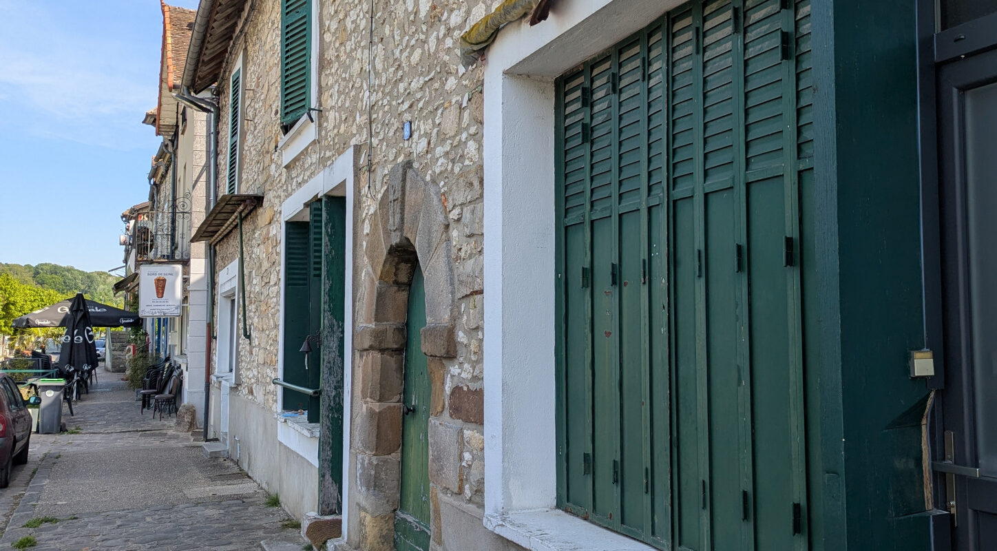 Pour investisseur, immeuble de 5 logements + jardin