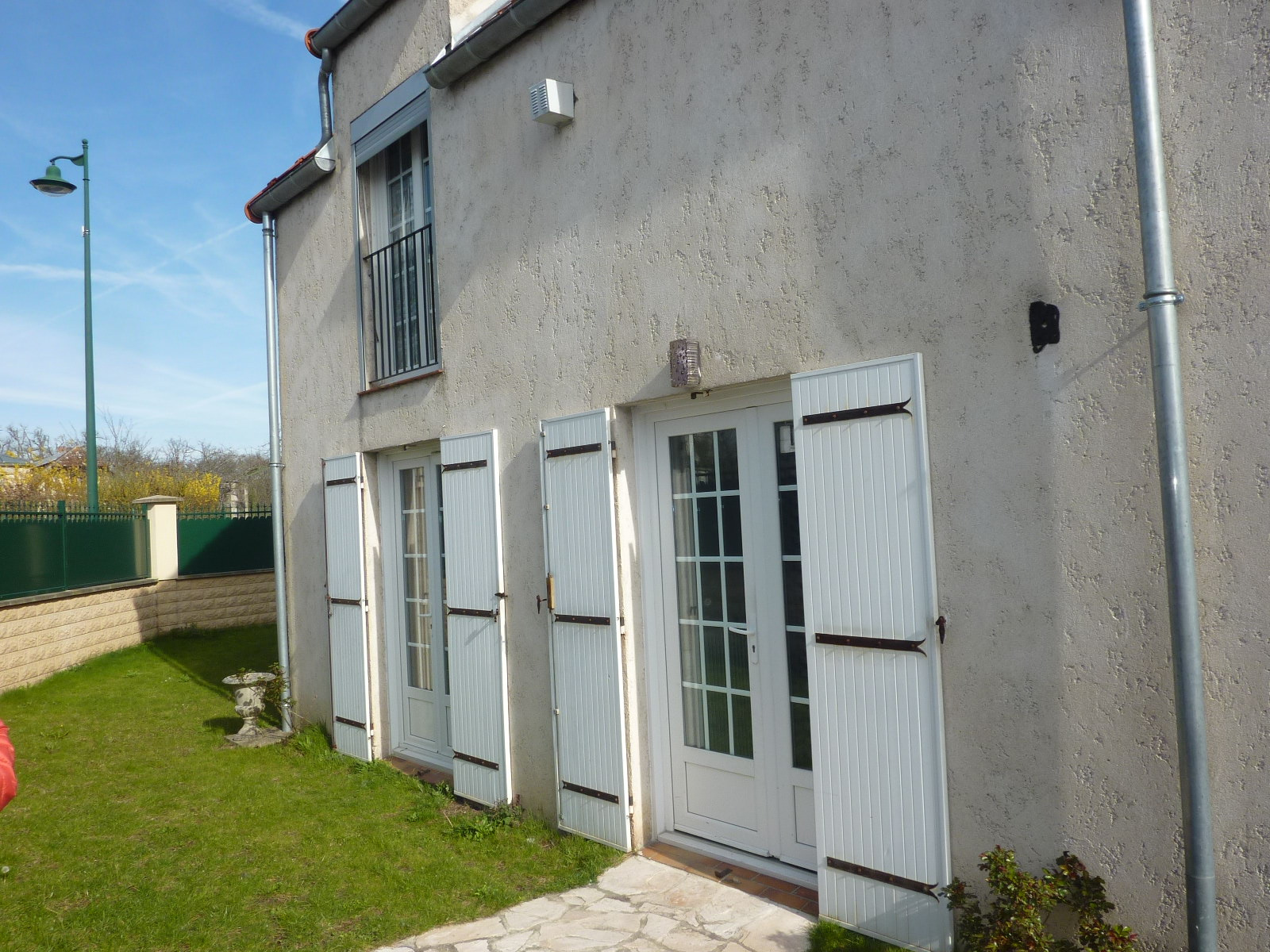 MAISON 4 PIÈCES AVEC JARDIN ET GARAGE