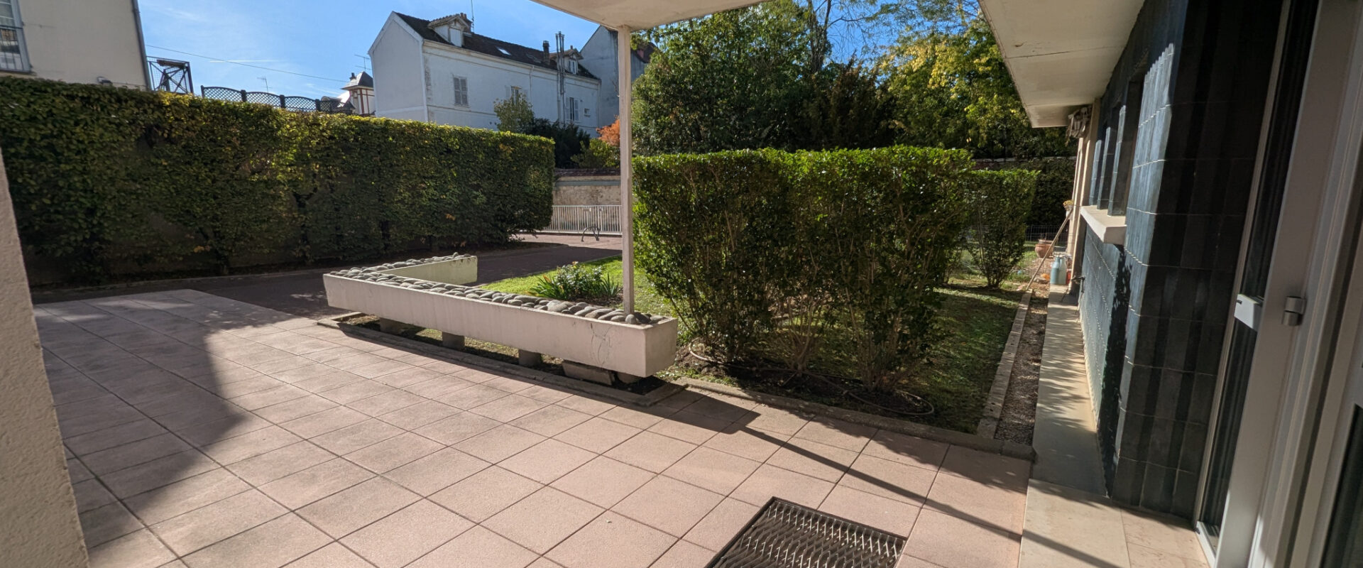 STUDIO, résidence Jardin de Neuville.