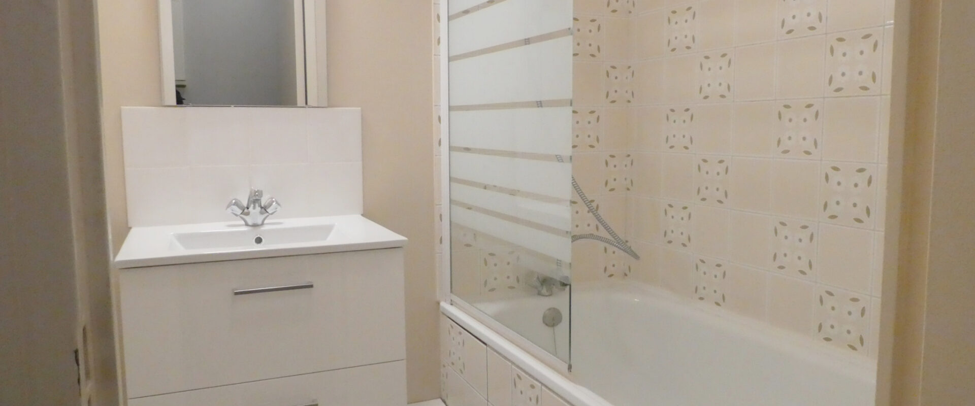 STUDIO 25 m2 en résidence avec parking