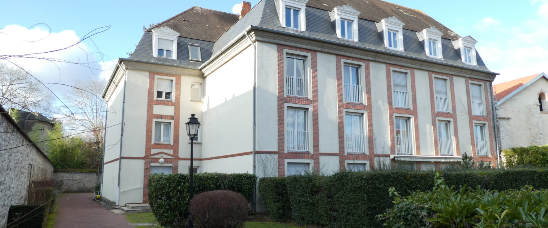STUDIO 25 m2 en résidence avec parking